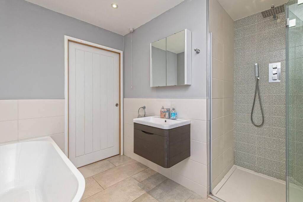 Family-Friendly Retreat Between Beach & Mountains Tremadog 외부 사진